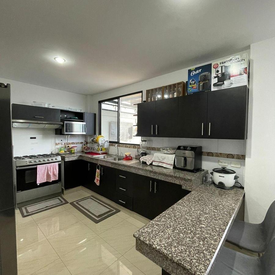 Acogedora Casa en Venta en Napoli, Guayas — imagen 6