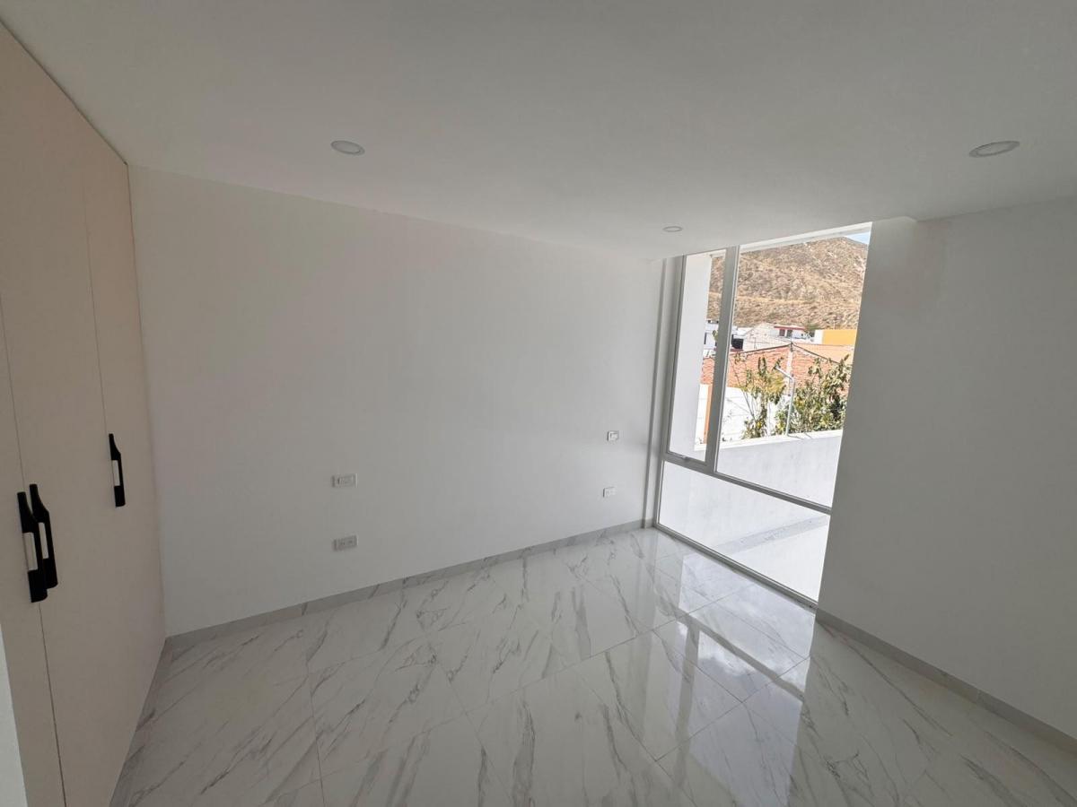 Casa en Venta en Urbanizacion Ldu en Pomasqui — imagen 7