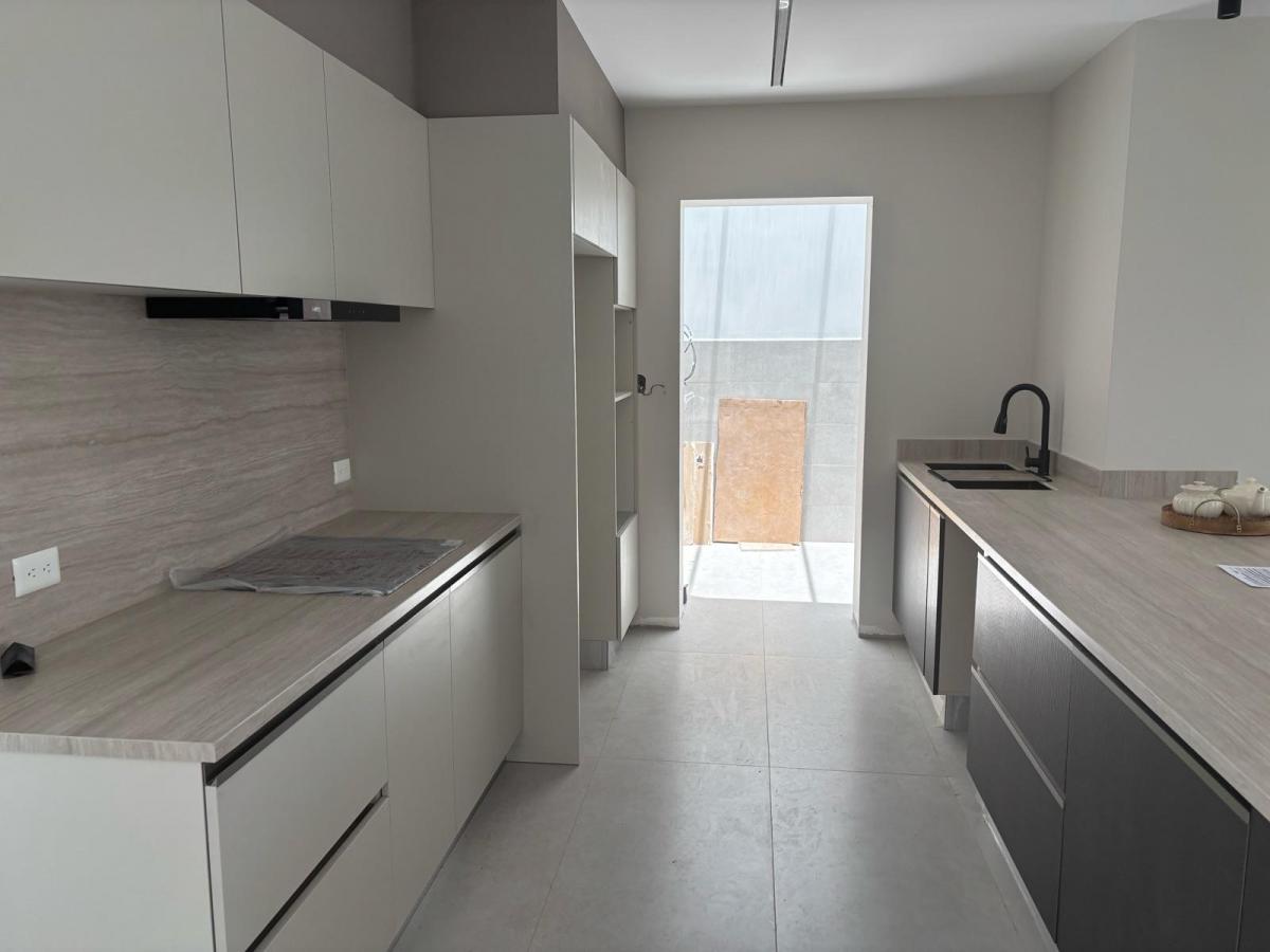 Casa Moderna de 3 Dorm. en Venta – San Juan Alto de Cumbayá — imagen 7