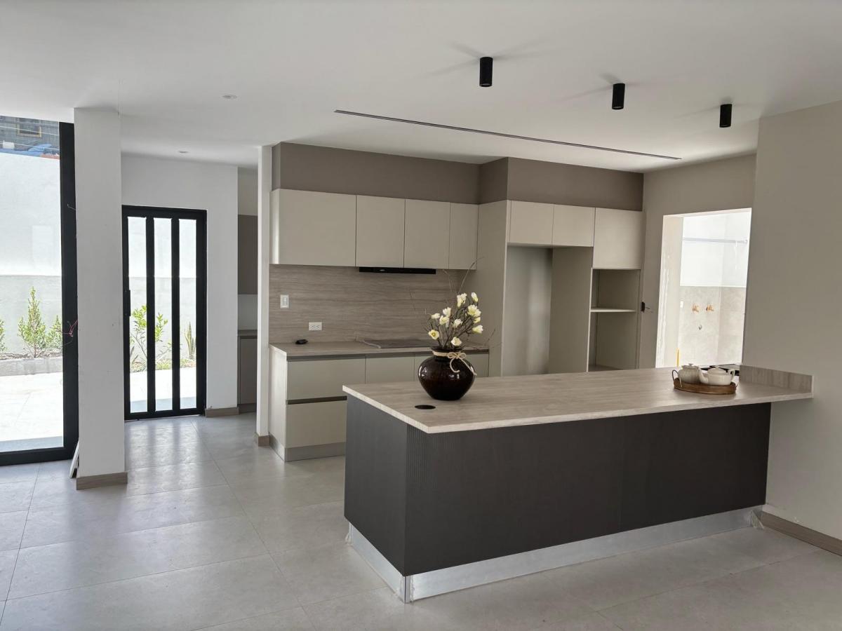 Casa Moderna de 3 Dorm. en Venta – San Juan Alto de Cumbayá — imagen 6