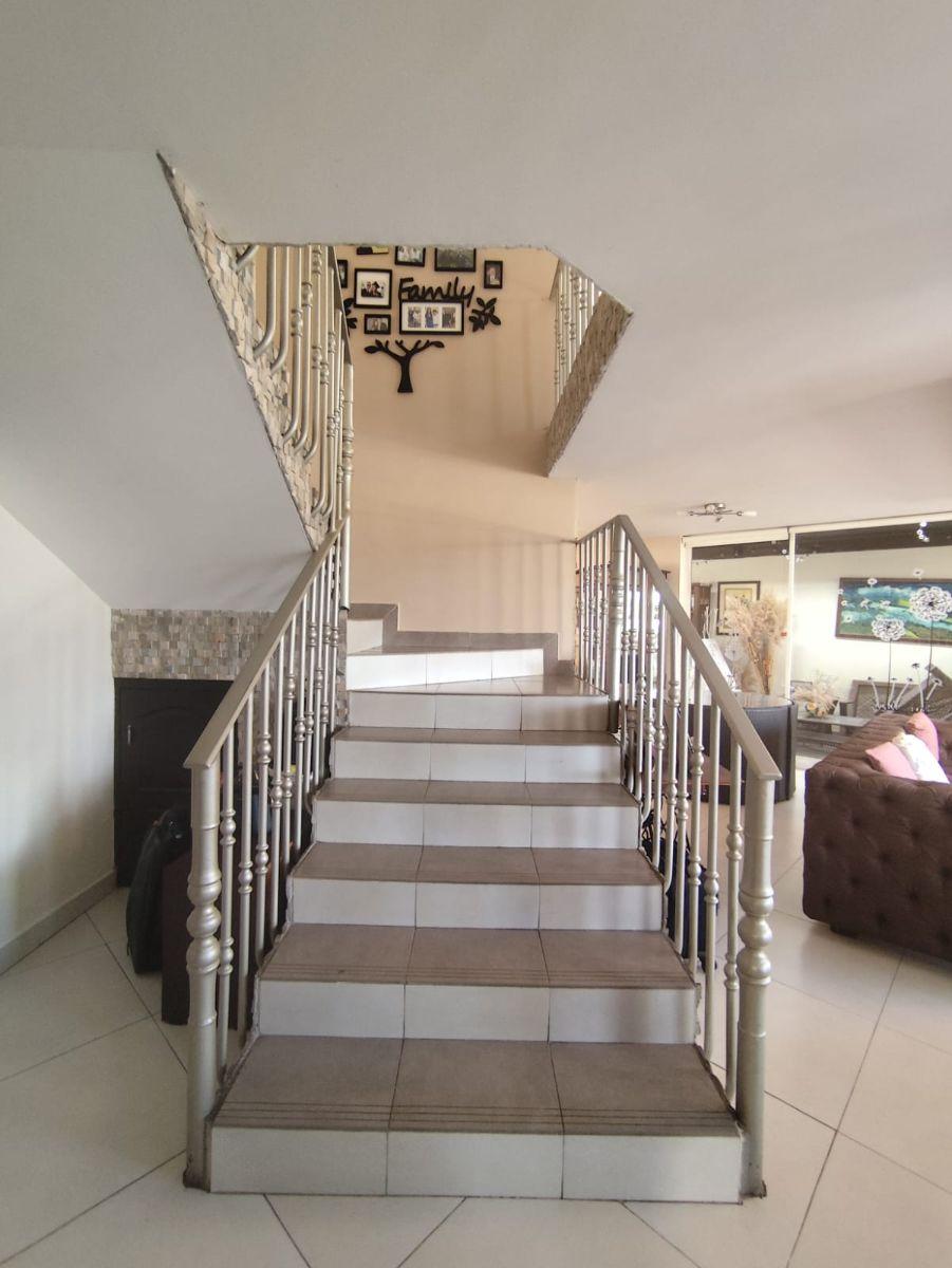 Venta Casa en Tumbaco, Conjunto La Cascada, Seguridad 24/7, 234 m² — imagen 9