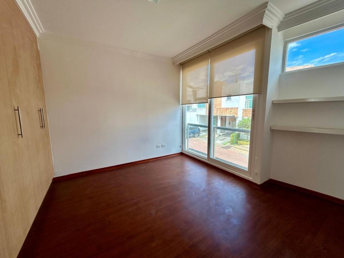 Vendo Casa de Oportunidad en Cumbaya — imagen 5