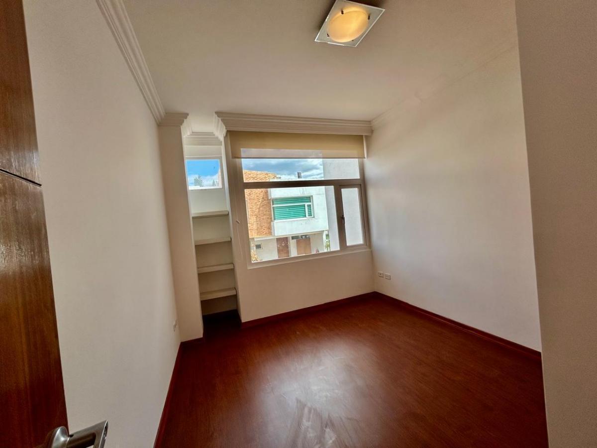 Vendo Casa de Oportunidad en Cumbaya — imagen 3