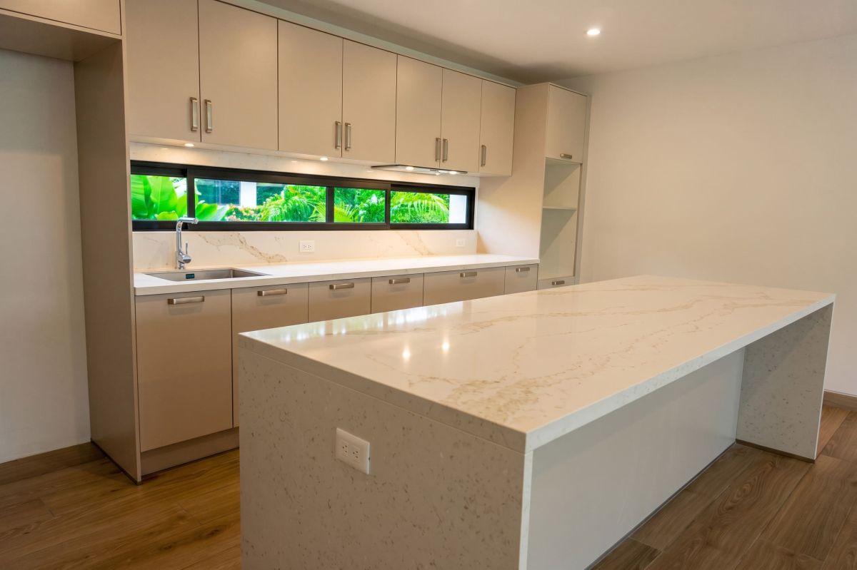Casa en Venta de 3 Dorm. – Mocoli, Samborondon – Urb. El Parque – Nueva de Estreno, Guayas — imagen 3