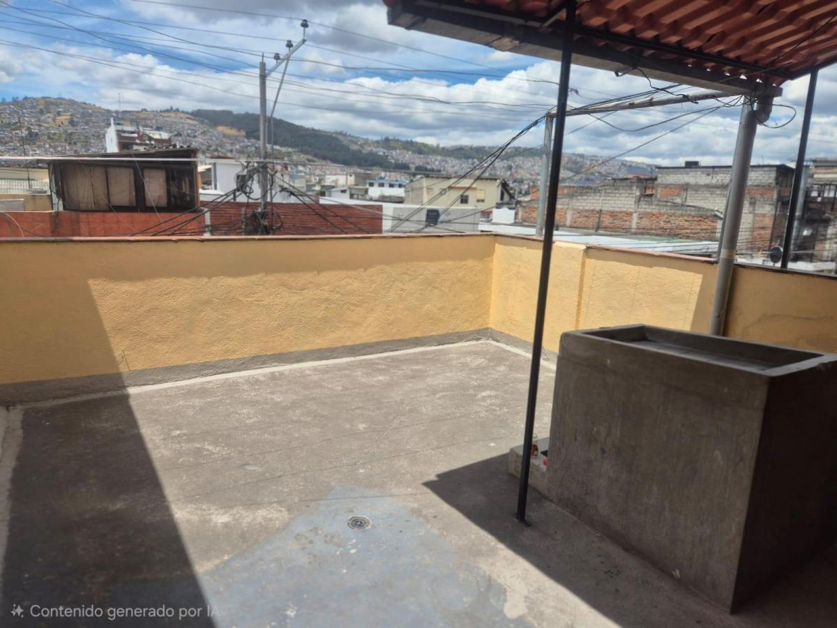 Casa Rentera con 6 Departamentos y 2 Locales en Venta – La Michelena — imagen 6