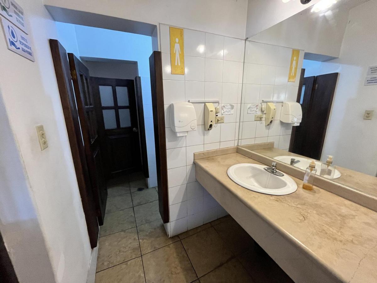 Casa Comercial con Piscina Termal de Venta en La Merced — imagen 5