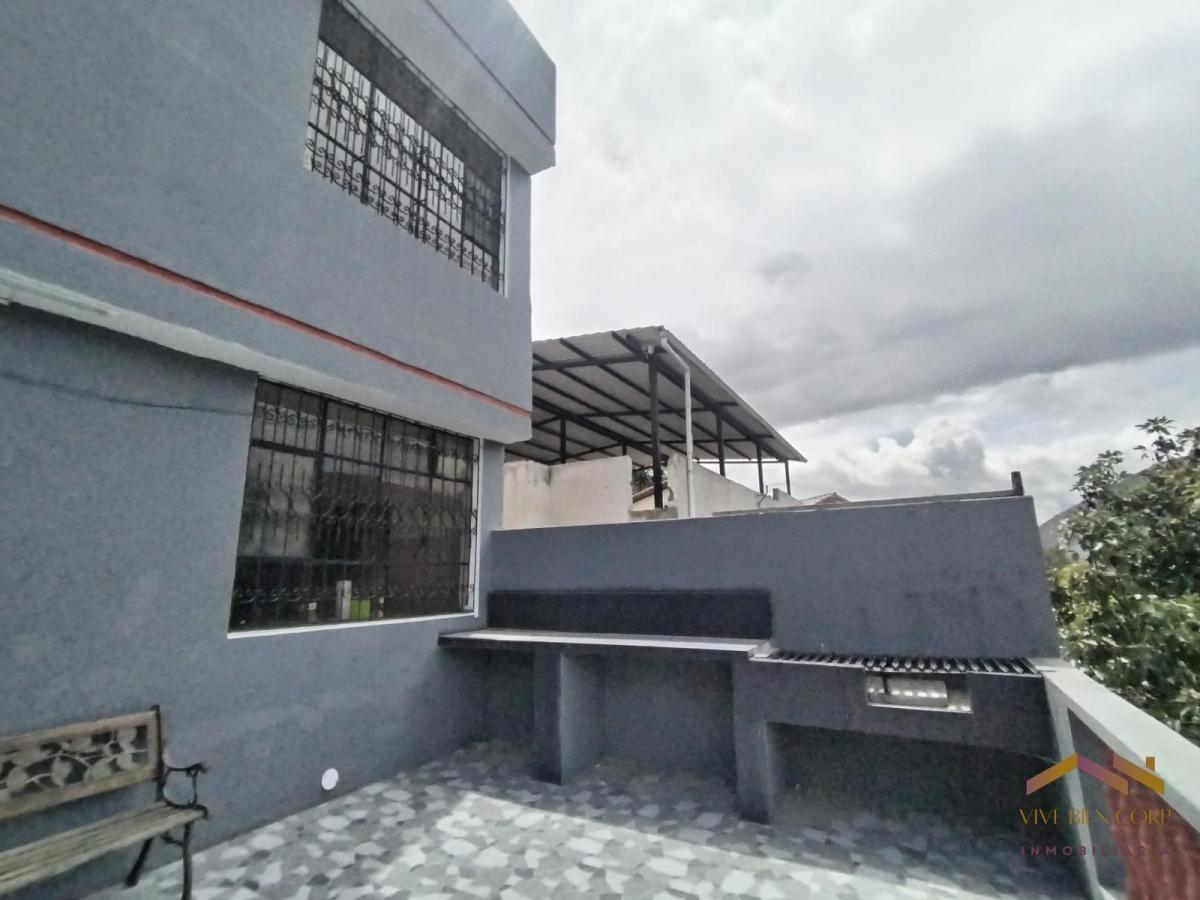 Casa en Venta con Habitación en Planta Baja, Suite y Jardin en La Mitad del Mundo — imagen 9