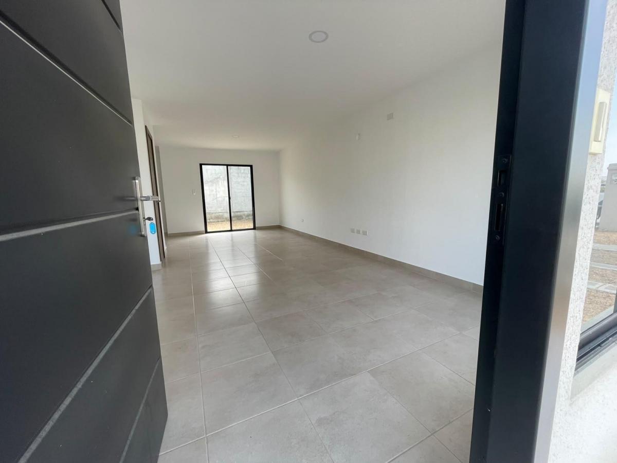 Casa en Urbanización Los Prados, Guayas — imagen 5