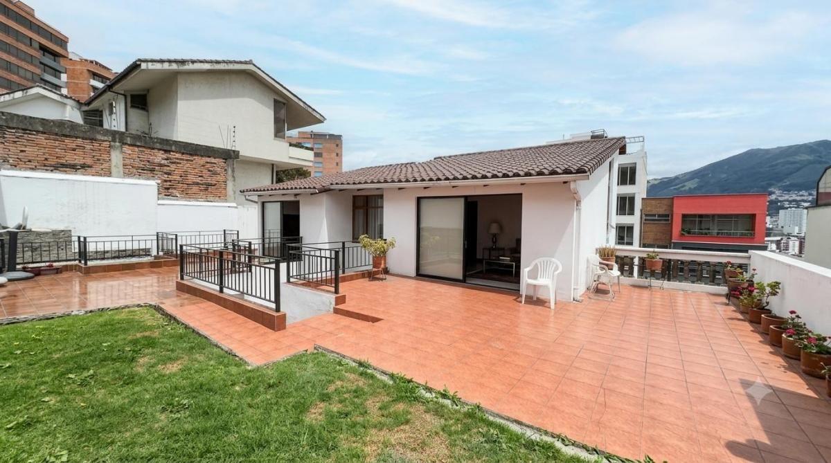 Sector El Batán | Norte de Quito Invierta en Casa con 2 Departamentos — imagen 7
