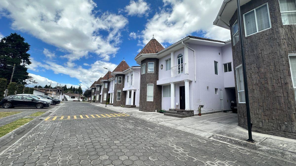 El Dean Casa con 4 Dorm. en Venta, 433 m² Terreno en Los Chillos (Conocoto) — imagen 10