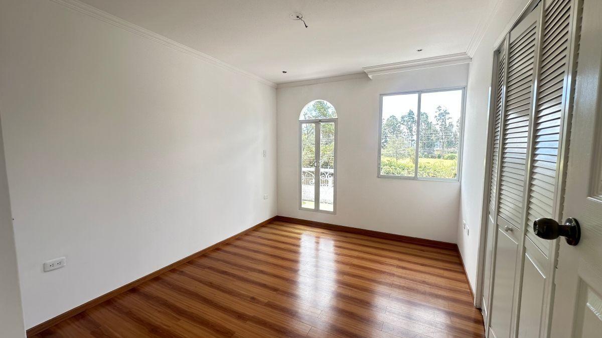 El Dean Casa con 4 Dorm. en Venta, 433 m² Terreno en Los Chillos (Conocoto) — imagen 8