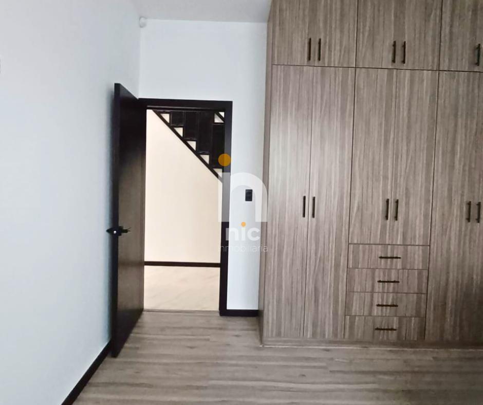 Casa Venta Cuenca con 2500 m² de Terreno, Azuay — imagen 3