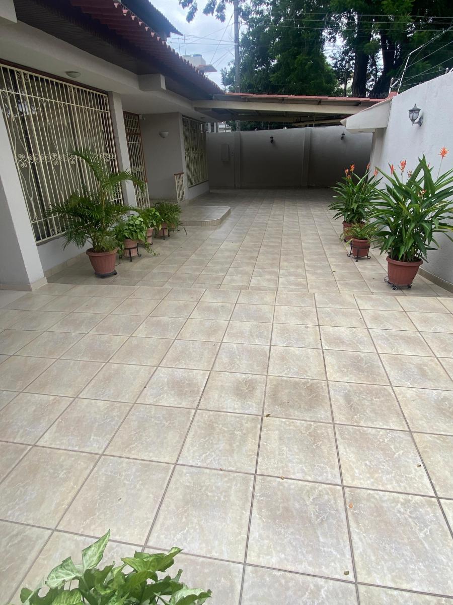 Vendo Hermosa Casa en Los Almendros, Excelente Estado, con Garita - Oportunidad!, Guayas — imagen 8