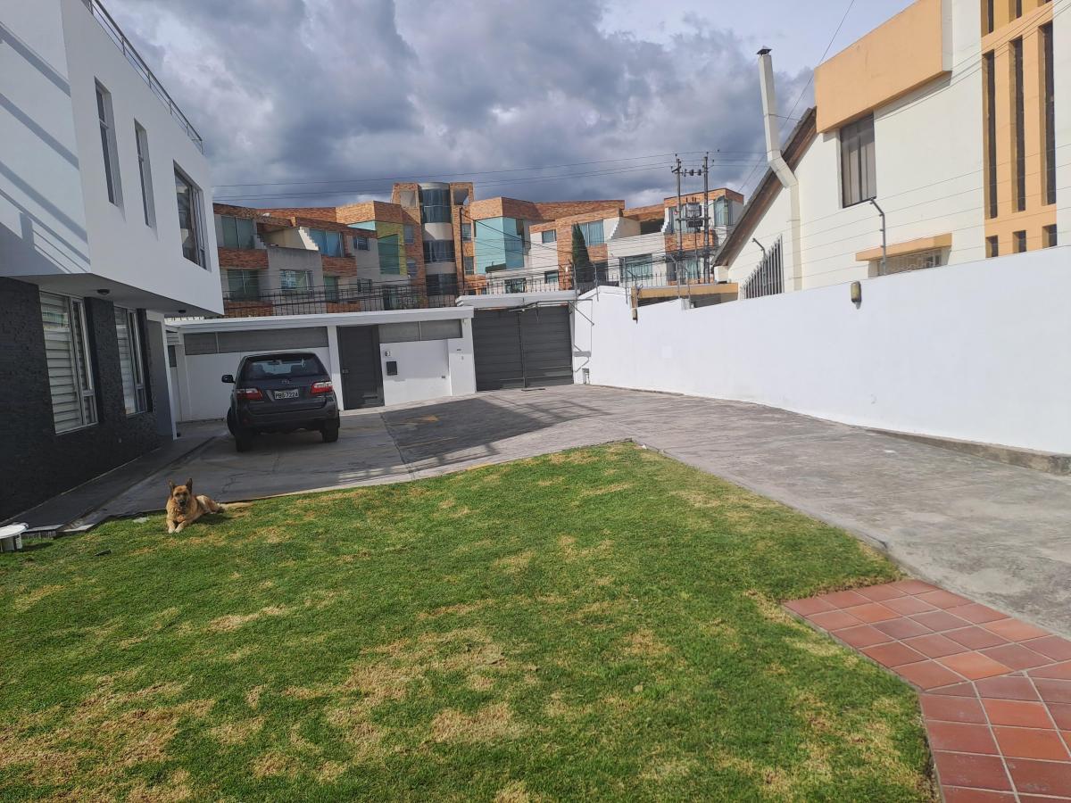 Casas en Venta en Monteserrin — imagen 8