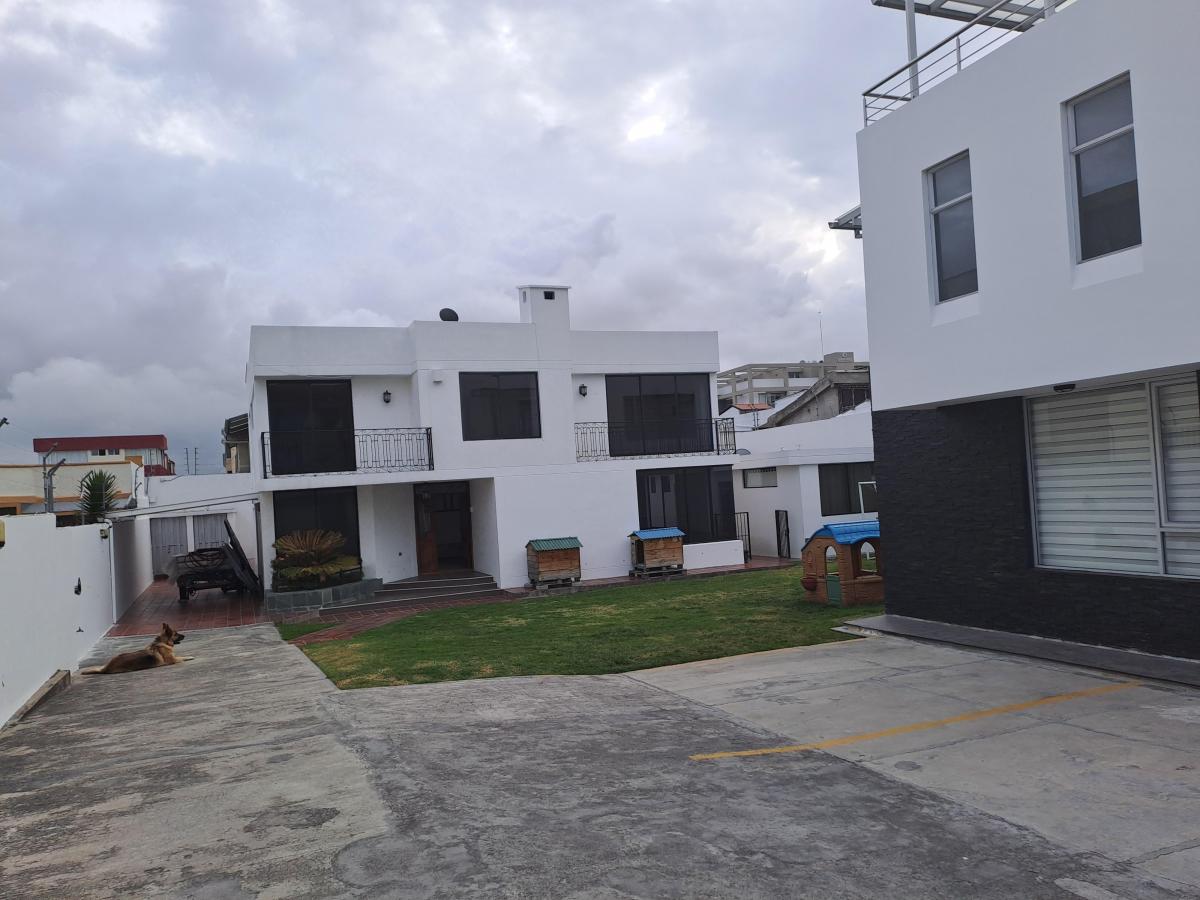 Casas en Venta en Monteserrin — imagen 5