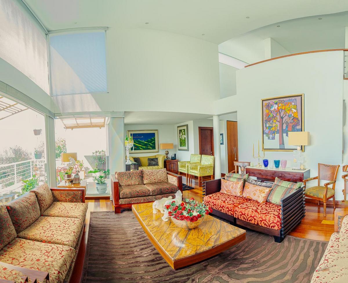 Hermosa Casa de Venta en Cumbaya — imagen 9