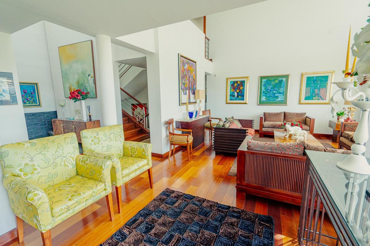Hermosa Casa de Venta en Cumbaya — imagen 4