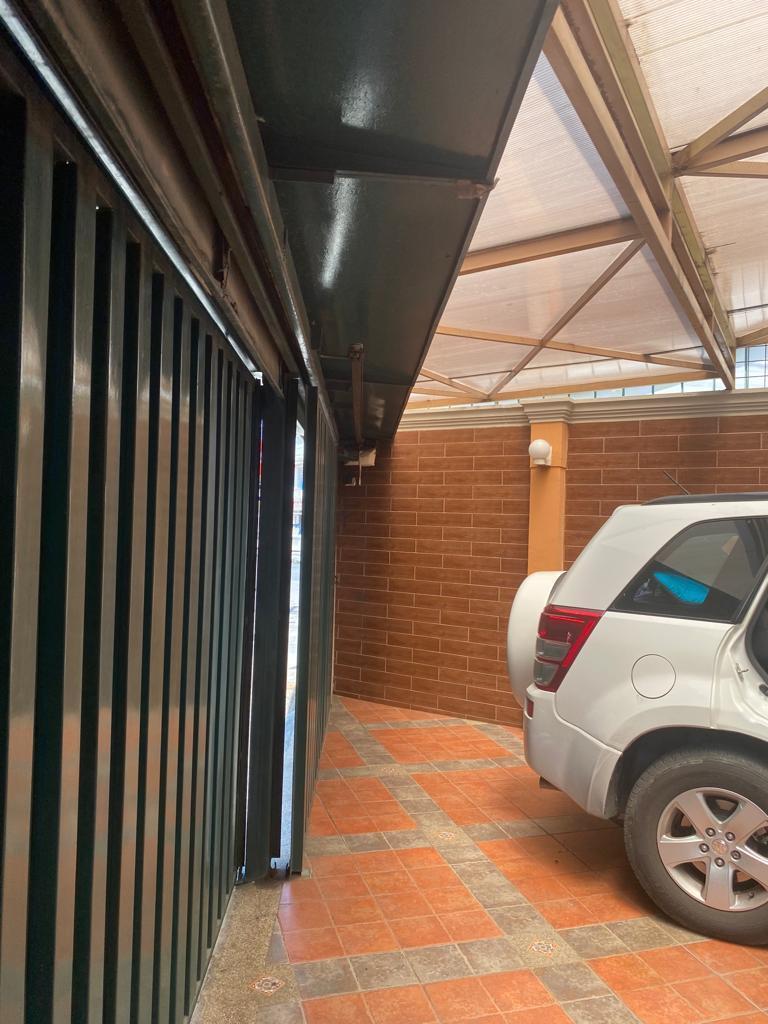 Urdesa Central. Vendo Casa Rentera. un Departamento 3 Dorm. y Dos Suites, Guayas — imagen 7