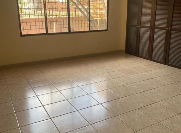 Urdesa Central. Vendo Casa Rentera. un Departamento 3 Dorm. y Dos Suites, Guayas — imagen 6