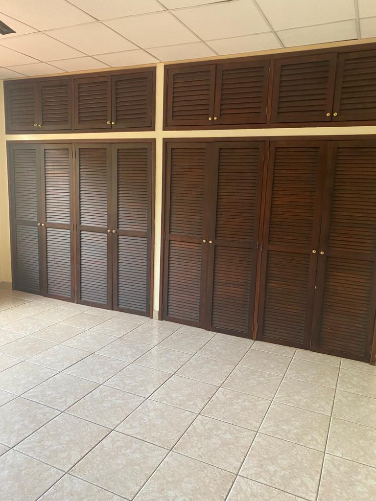 Urdesa Central. Vendo Casa Rentera. un Departamento 3 Dorm. y Dos Suites, Guayas — imagen 4