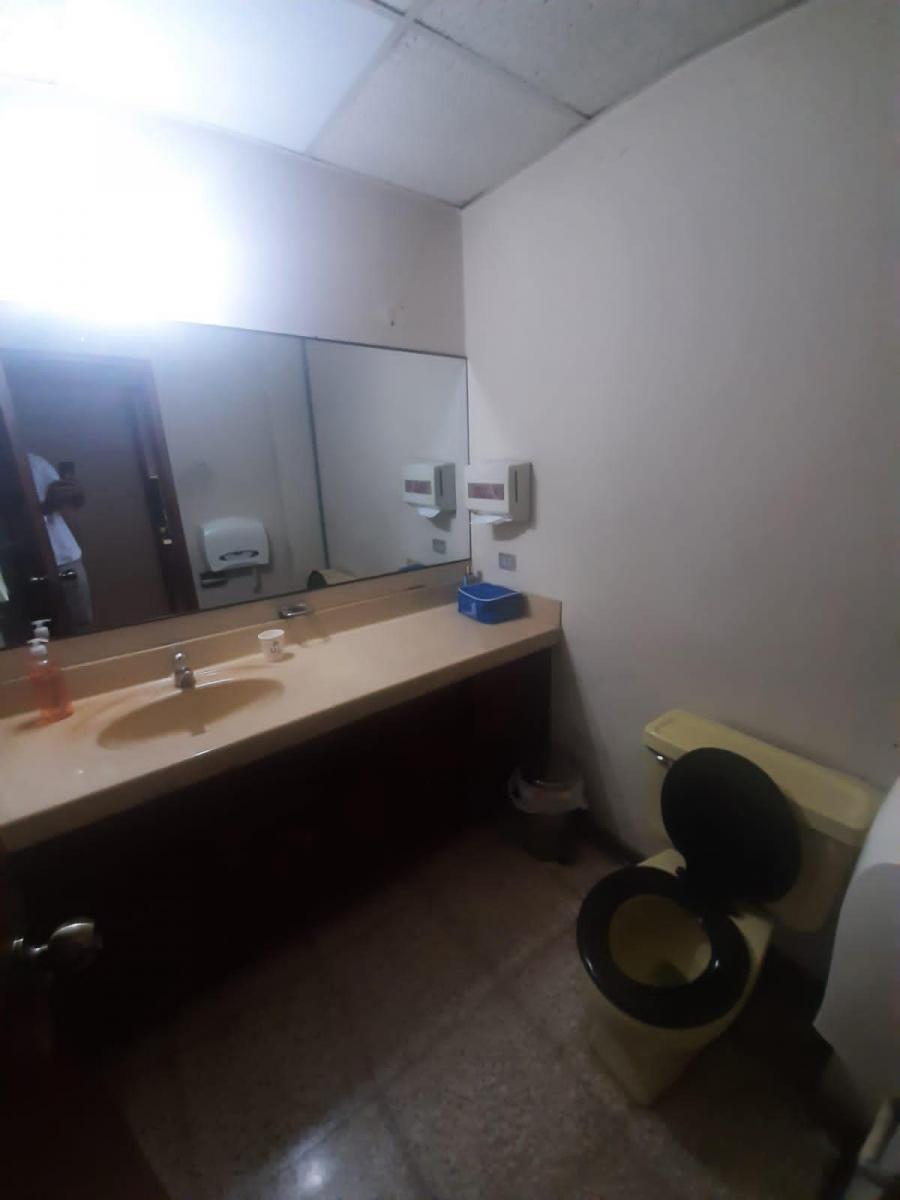 Av Victor Emilio Estrada Se Alquila o Vende Casa Comercial 734 m² Terreno, Guayas — imagen 4