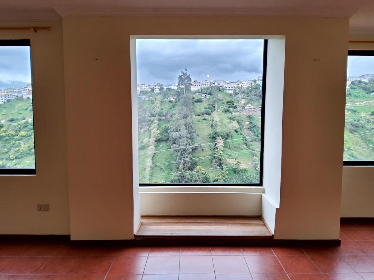 Re/max Futuro Vende Casa Conjunto Dos Hemisferios Pusuqui — imagen 10