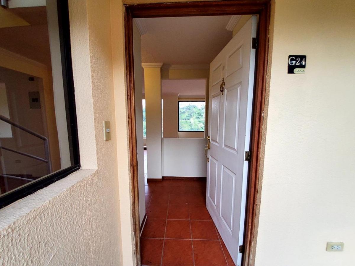 Re/max Futuro Vende Casa Conjunto Dos Hemisferios Pusuqui — imagen 8