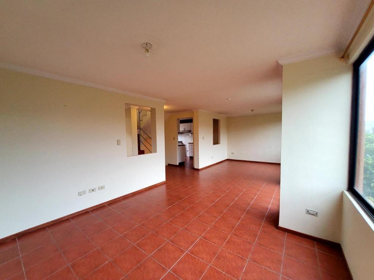 Re/max Futuro Vende Casa Conjunto Dos Hemisferios Pusuqui — imagen 5
