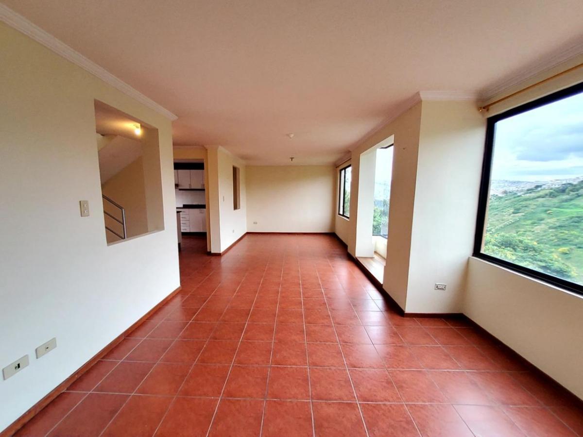 Re/max Futuro Vende Casa Conjunto Dos Hemisferios Pusuqui — imagen 4