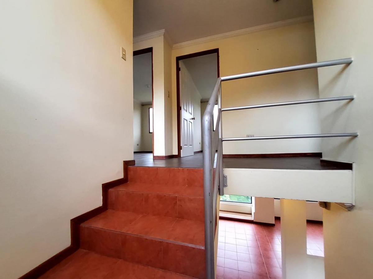 Re/max Futuro Vende Casa Conjunto Dos Hemisferios Pusuqui — imagen 3
