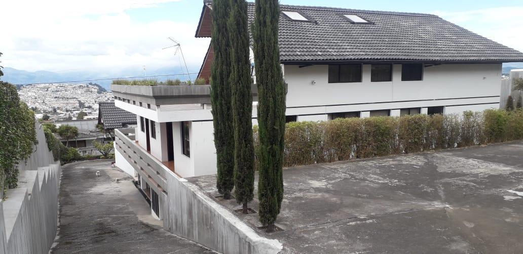 Re/max Futuro Vende Hermosa y Funcional Casa de 813 m², 1029 m² Terreno Pinar Alto — imagen 4