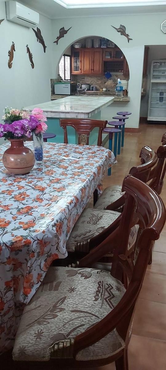 De Oportunidad! Vendemos Casa Grande en Sector Pueblo Nuevo - Salinas (Lty) — imagen 4