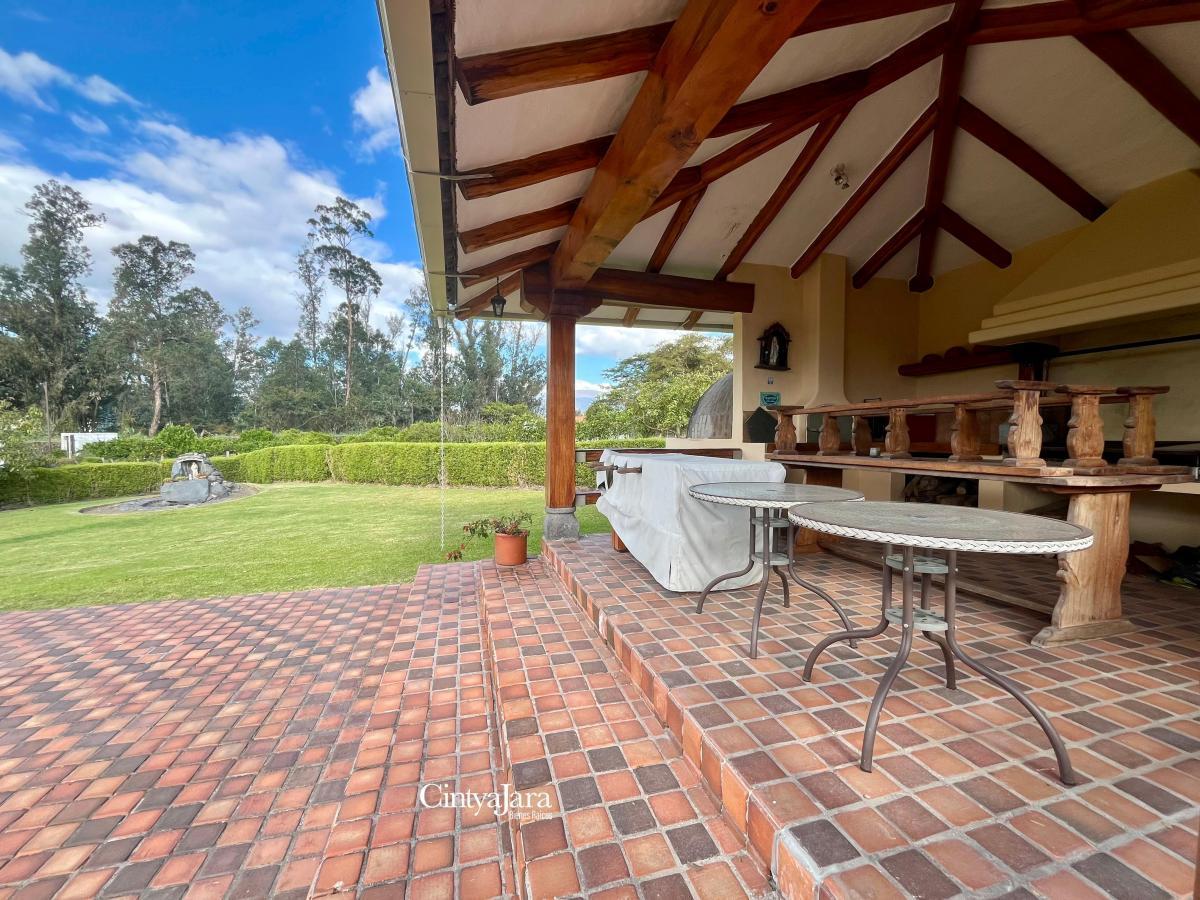 Tumbaco Casa - Quinta, Urbanización, Una Planta, Terreno 2000 m² — imagen 9