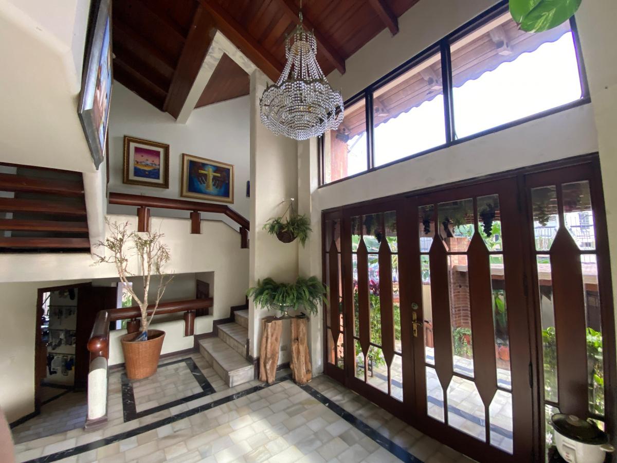 En Venta Casa en Zona Residencial Comercial Kennedy Norte L. Torres, Guayas — imagen 9