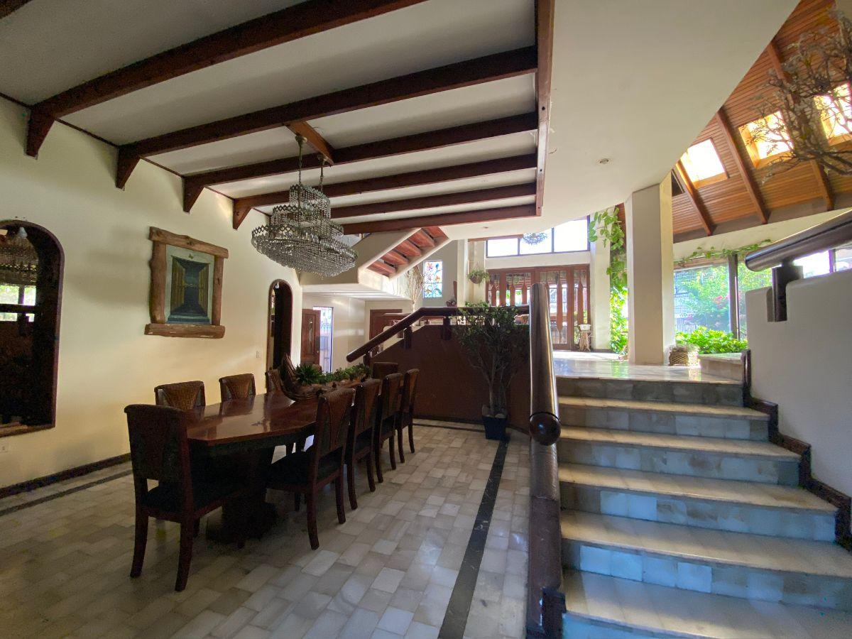 En Venta Casa en Zona Residencial Comercial Kennedy Norte L. Torres, Guayas — imagen 8