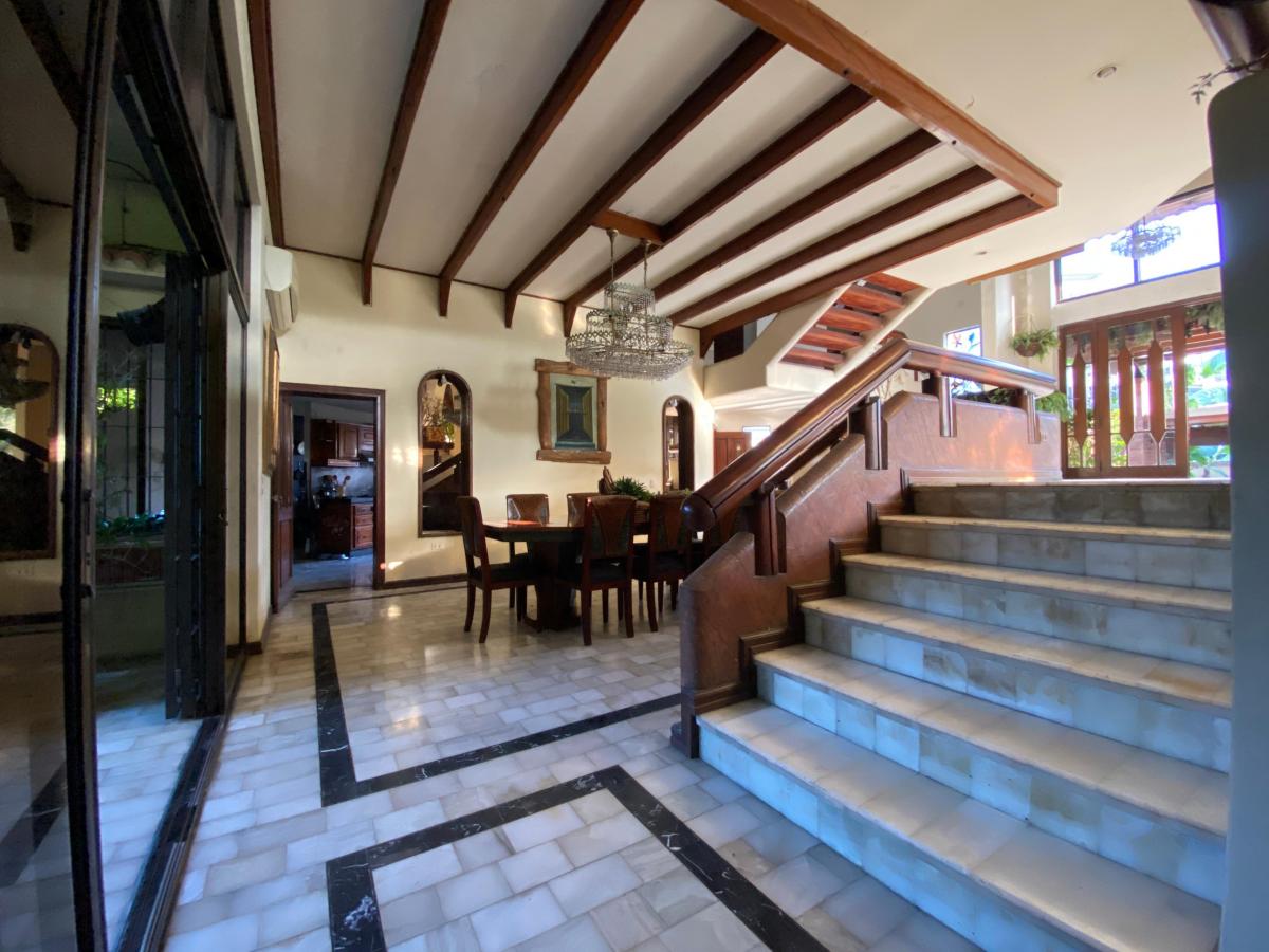 En Venta Casa en Zona Residencial Comercial Kennedy Norte L. Torres, Guayas — imagen 7