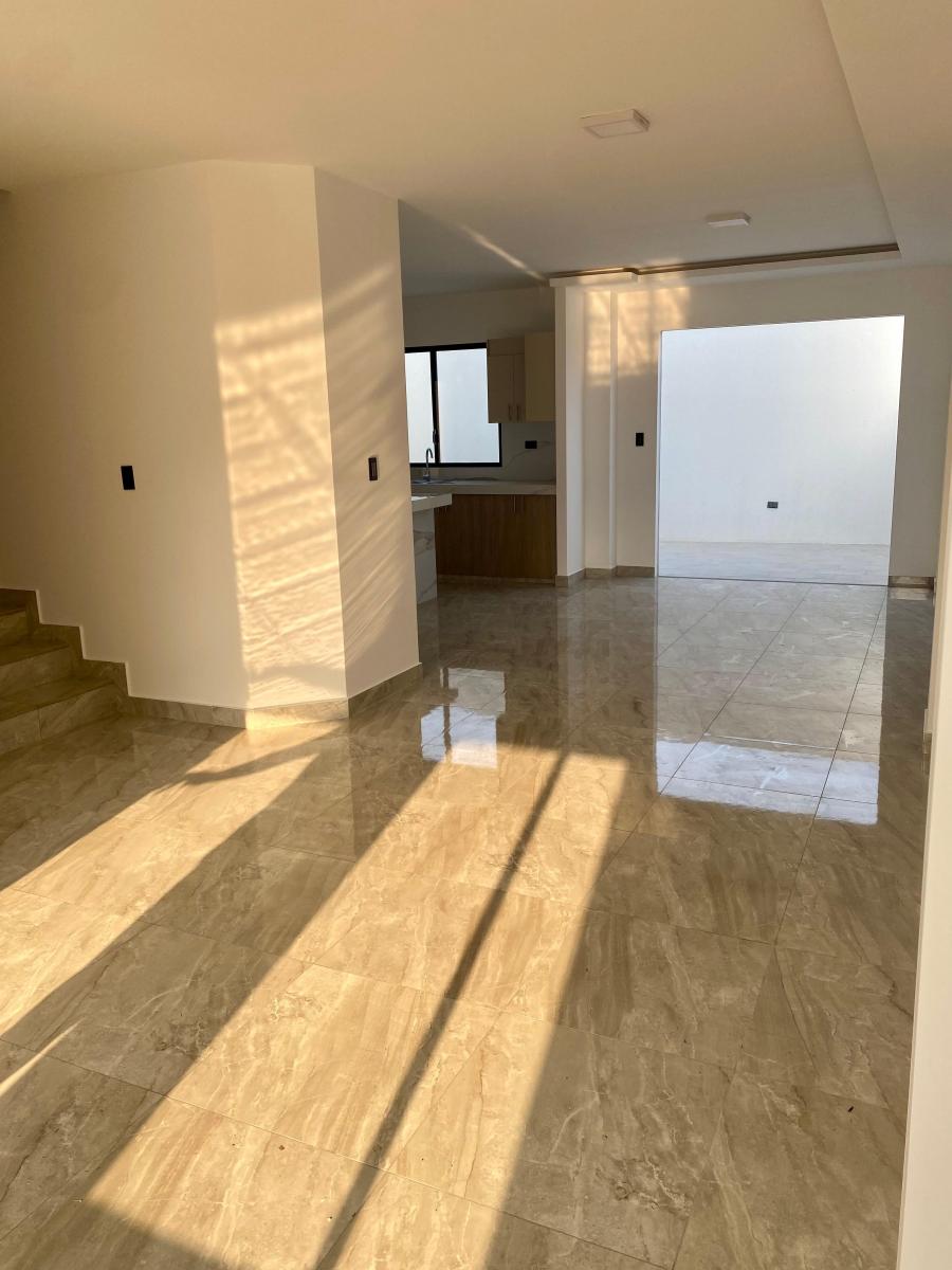 Vendo Casa Personalizada 4 Hab Urb Mallorca, Guayas — imagen 10