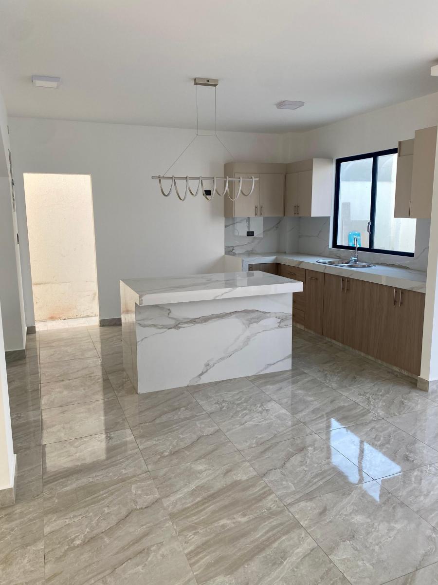 Vendo Casa Personalizada 4 Hab Urb Mallorca, Guayas — imagen 9