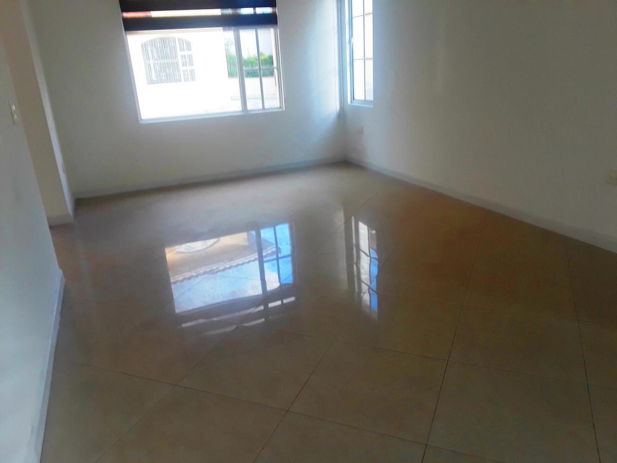 Casa en Venta en Tumbaco Frente Al Banco del Pichincha — imagen 4