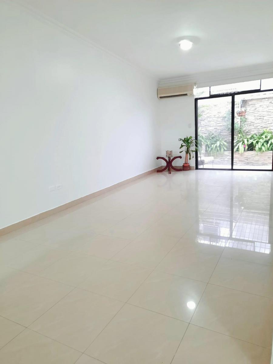 Venta de Casa en Urbanización Los Girasoles de Santa Cecilia, Guayas — imagen 6