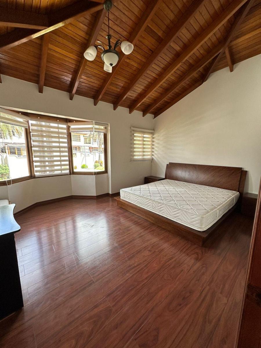 Cerca Usfq Linda Casa en Venta — imagen 9