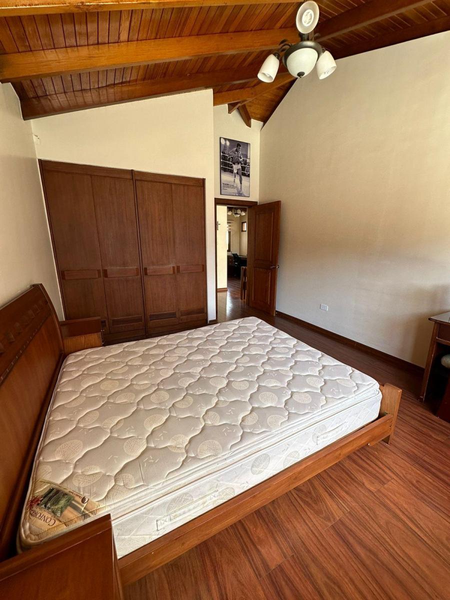 Cerca Usfq Linda Casa en Venta — imagen 4