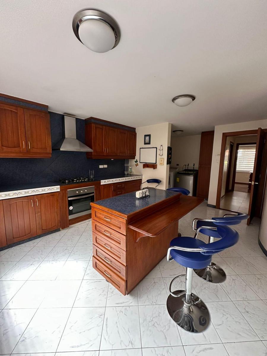 Cerca Usfq Linda Casa en Venta — imagen 3