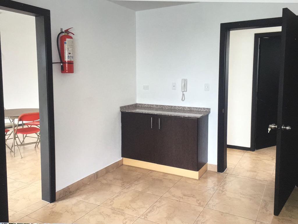 Hermosa Casa de Venta - Tumbaco — imagen 7