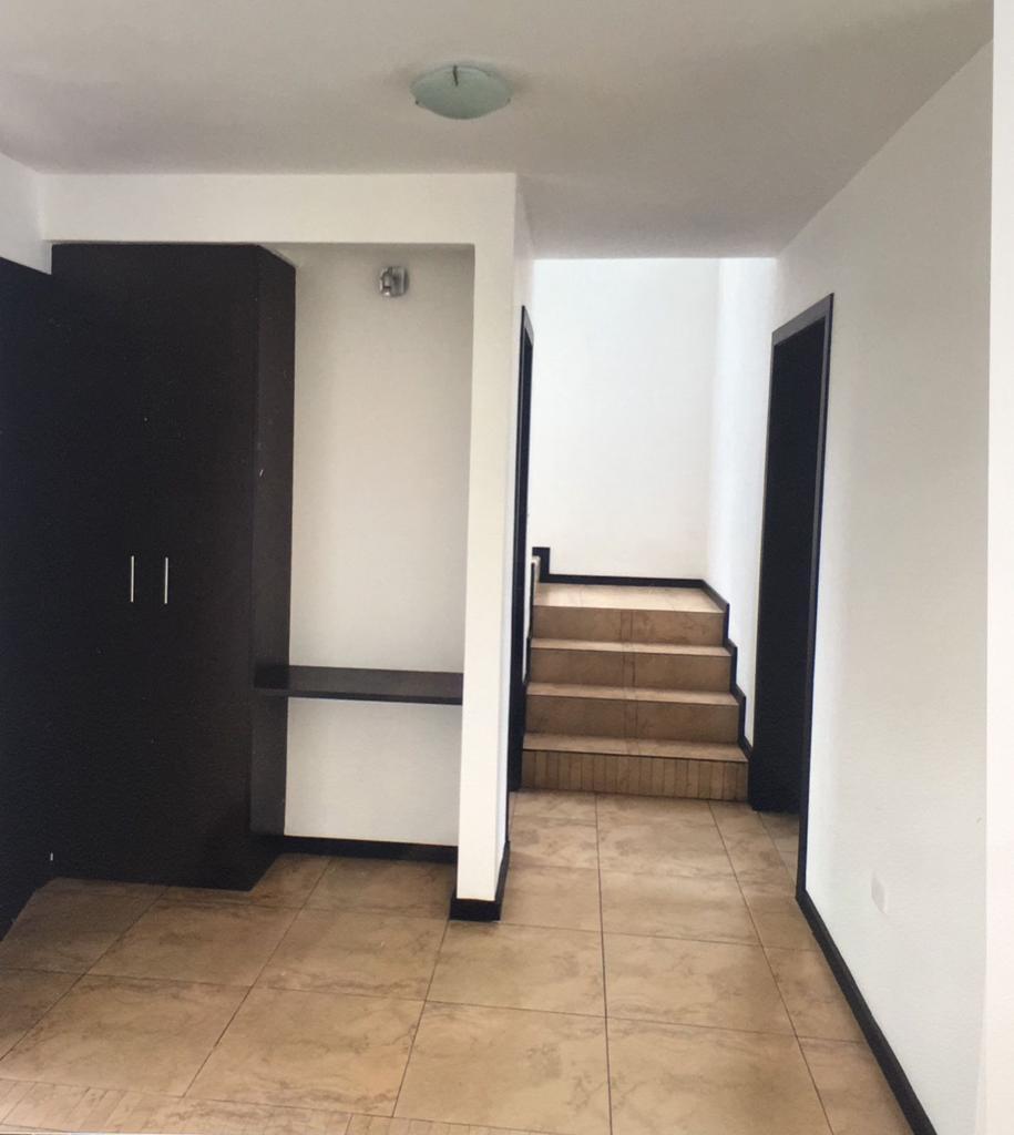 Hermosa Casa de Venta - Tumbaco — imagen 6