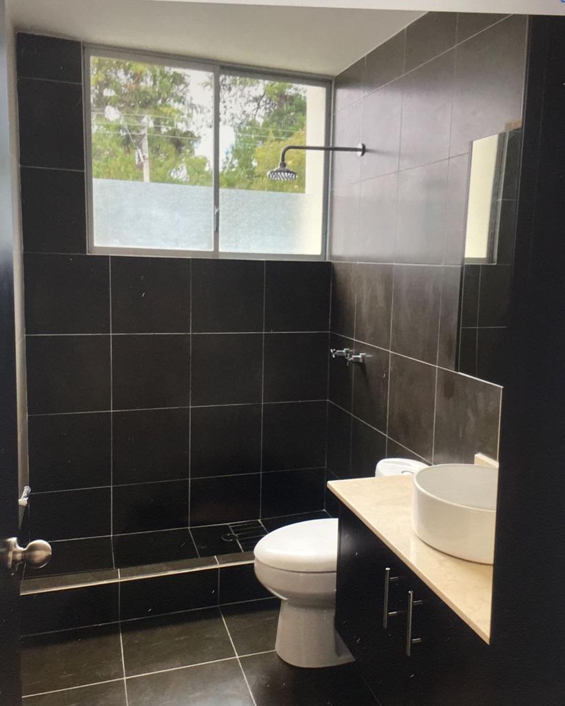 Hermosa Casa de Venta - Tumbaco — imagen 3