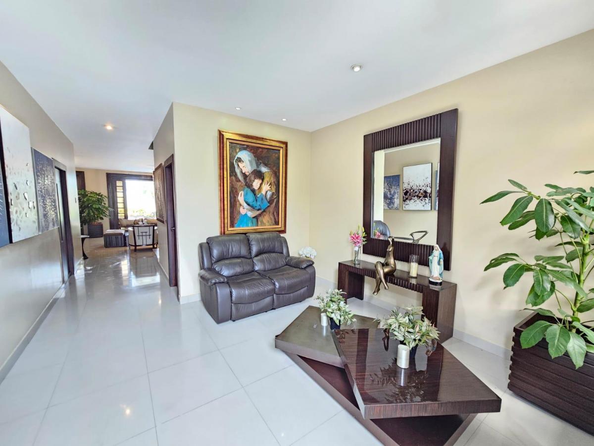 En Venta Casa en La Urbanizacion Los Olivos 2 - Los Ceibos, Guayas — imagen 9