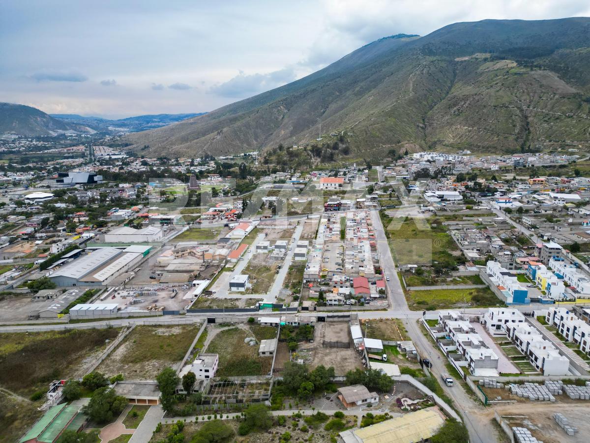 Re/max Futuro Vende Casas Vip por Estrenar Sector Mitad del Mundo — imagen 8