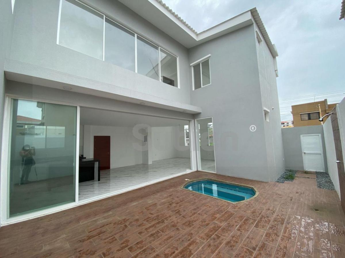 Vendo Casa 2 Plantas Estreno Moderna El Condado, Jacuzzi, Patio, dormitorio Planta Baja, Guayas — imagen 6