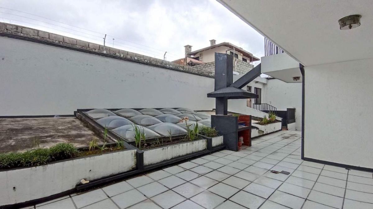 Casa con Piscina Cubierta, Sector Norte, Venta — imagen 5